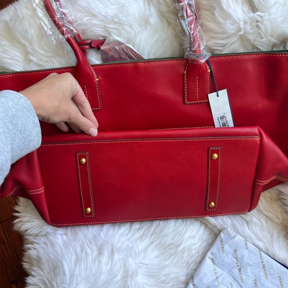 New Dooney and Bourke Red Medium Russell bag - Picture 8 of 11